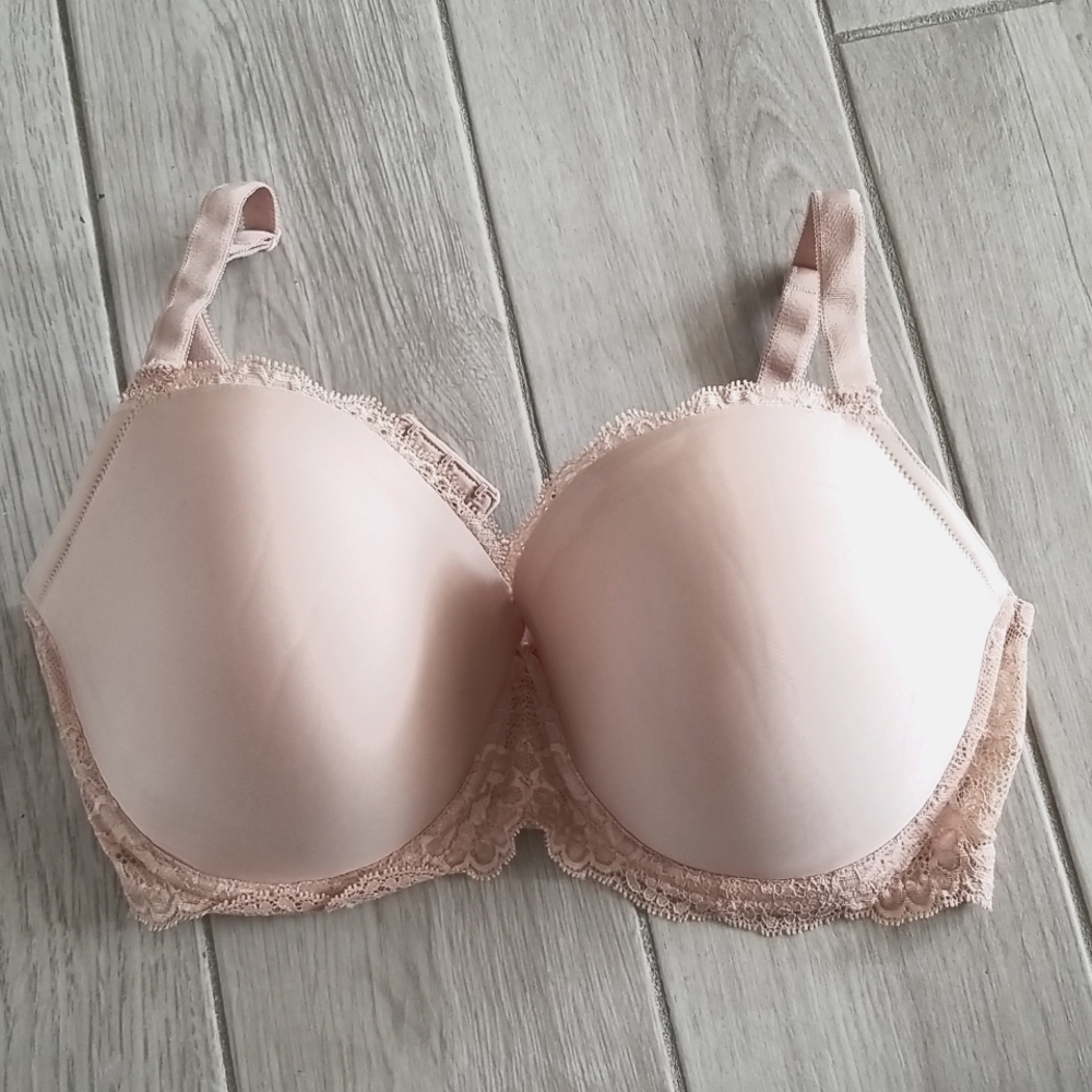 Nude bra
